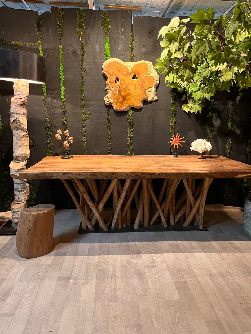 Création d'une Table en bois Africain "mille pattes" – Image 4