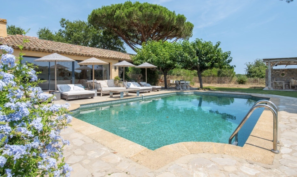 pergola en bois flotté à Ramatuelle