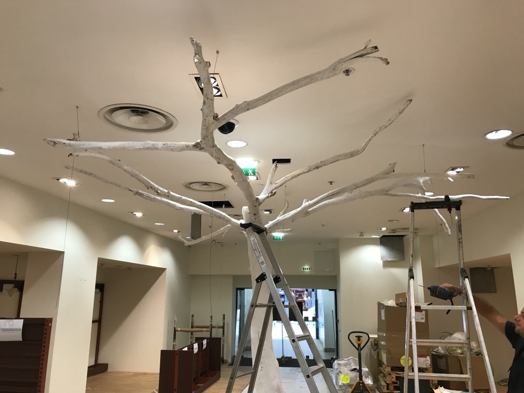 arbre en bois flotté pour Aroma Zone à Lille