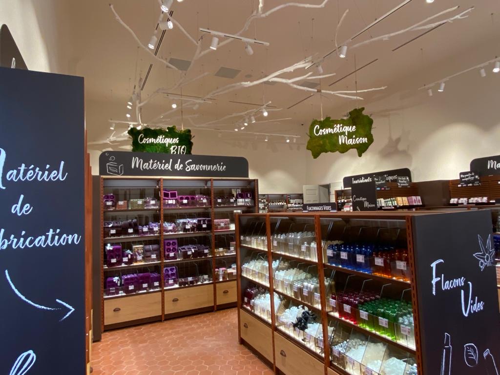 arbre en bois flotté pour Aroma Zone à AIX